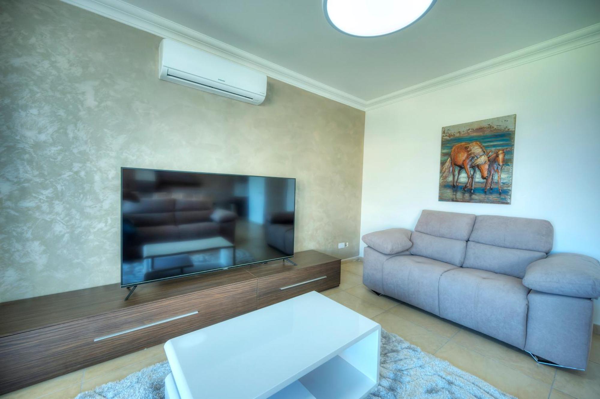Cambridge Apartment Sliema