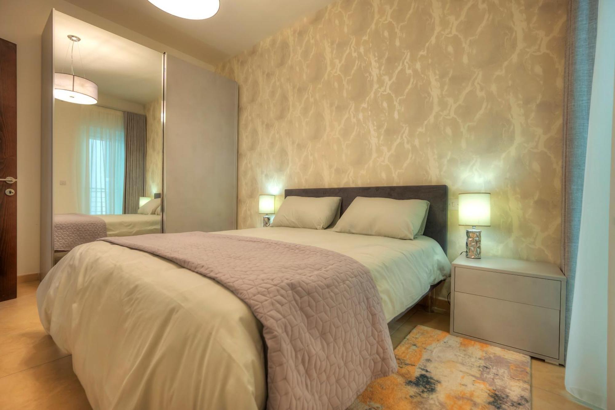 Cambridge Apartment *