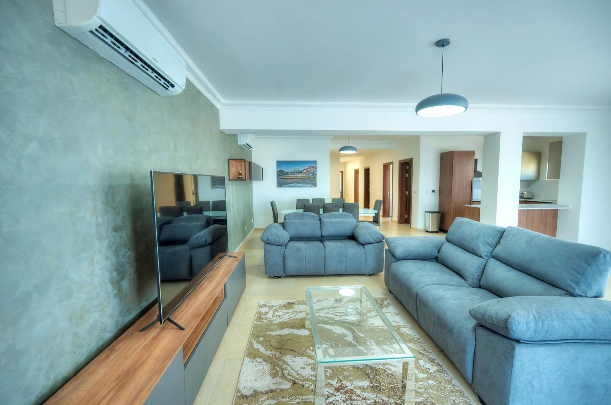 Cambridge Apartment *