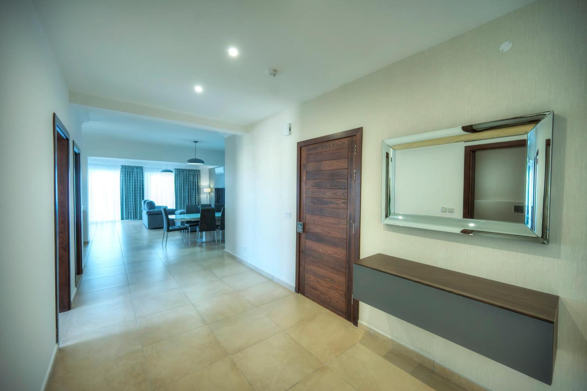 Cambridge Apartment Sliema