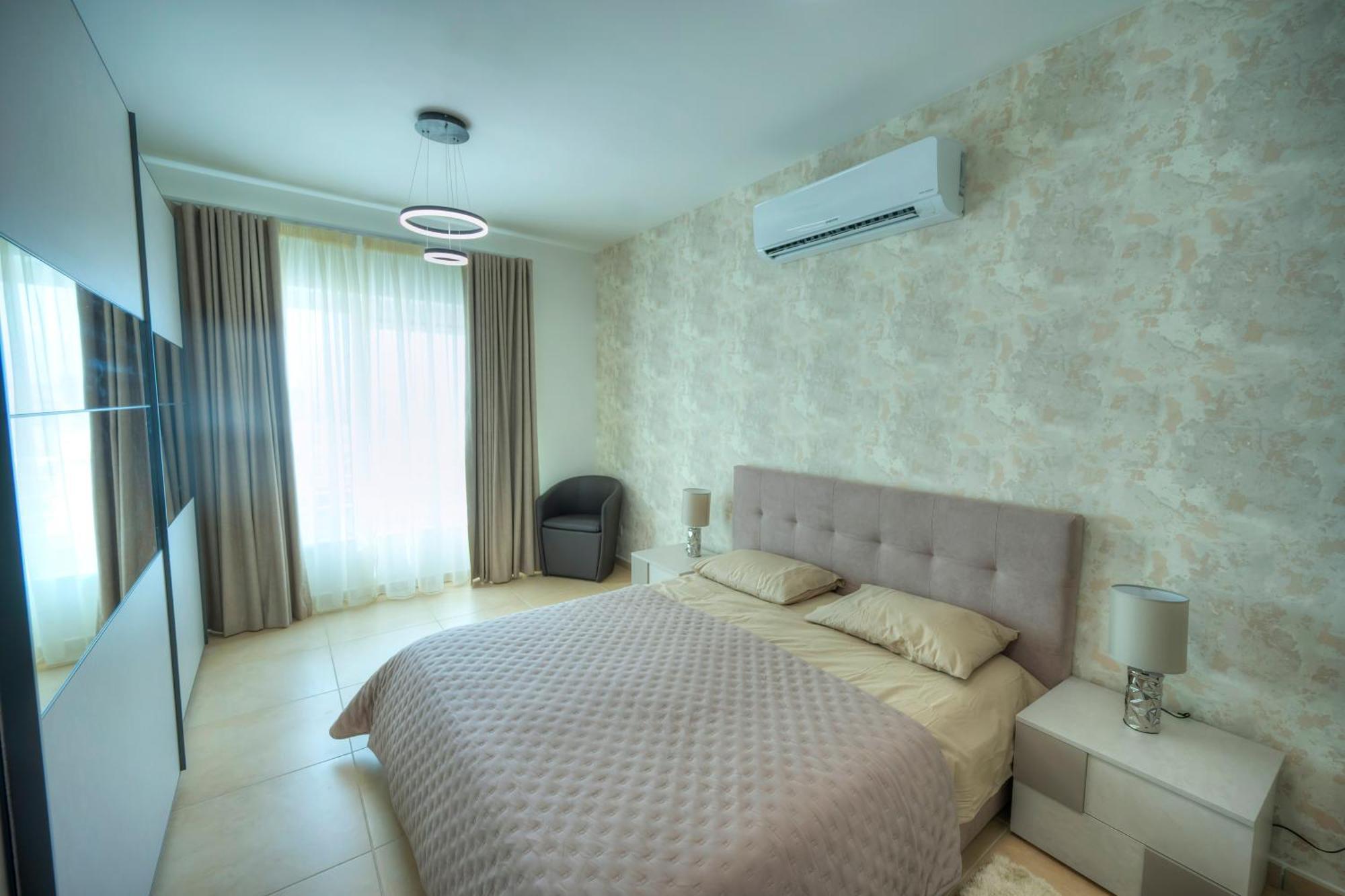 Cambridge Apartment *