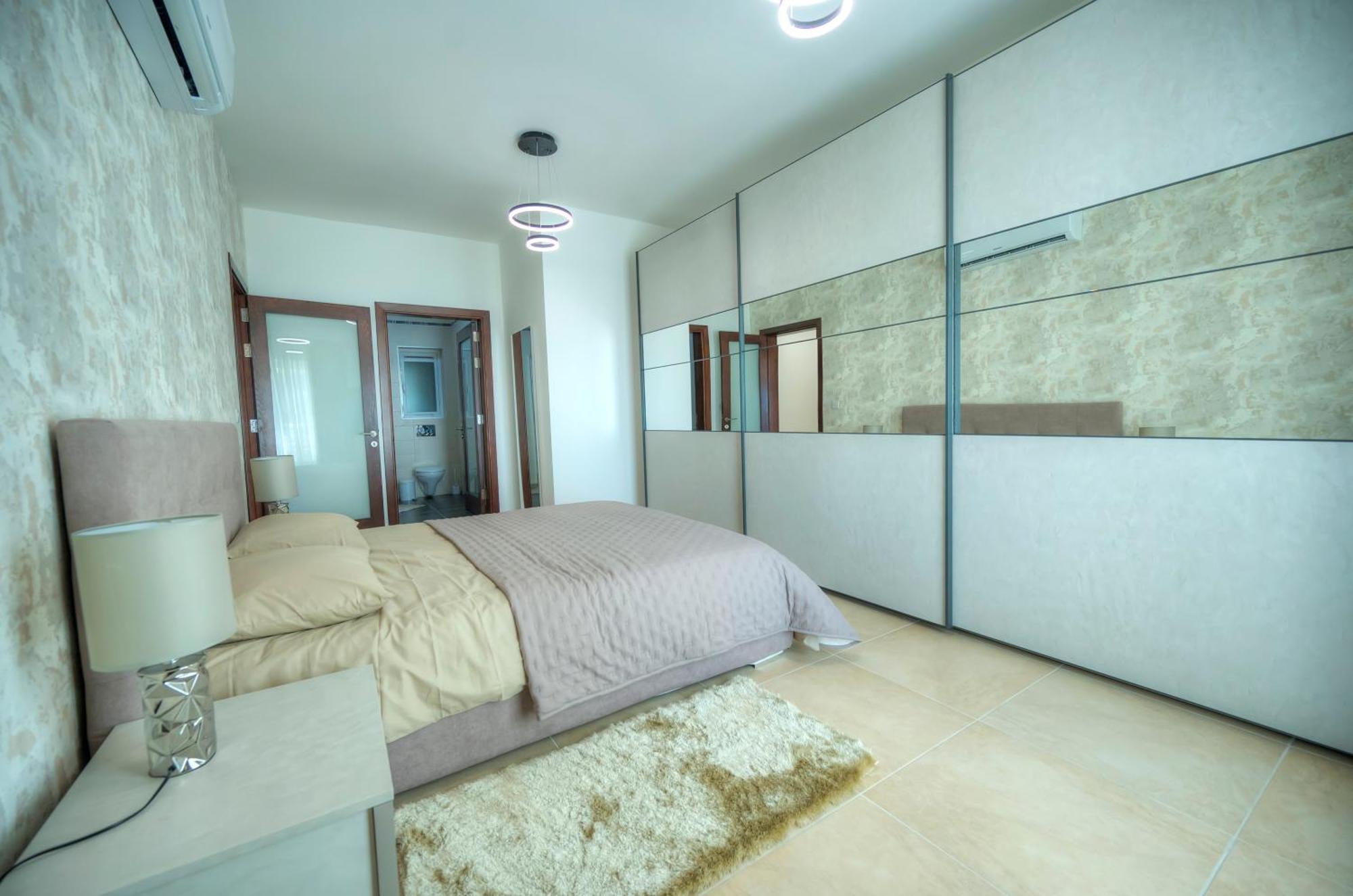 Cambridge Apartment